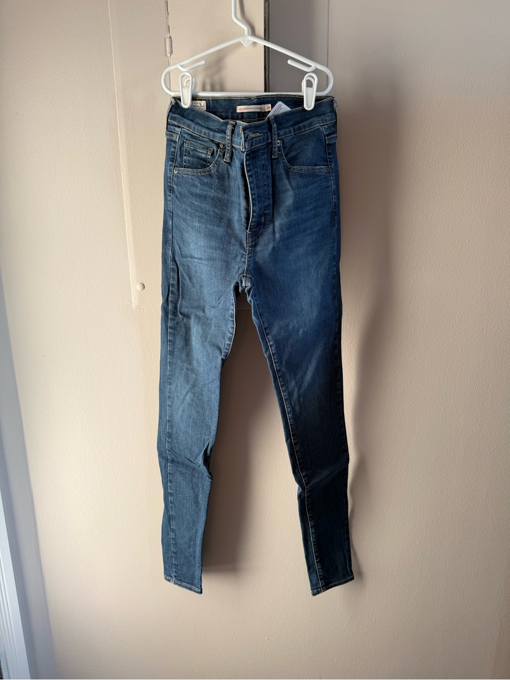 Levi's Women's Skinny Jeans in Dark Blue Wash